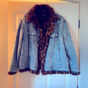 Jean jacket with Leopard Fur Lining